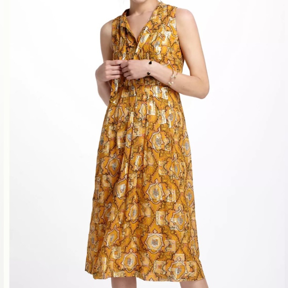 Shiny Patterned Dress with Buttons and Neck Tie